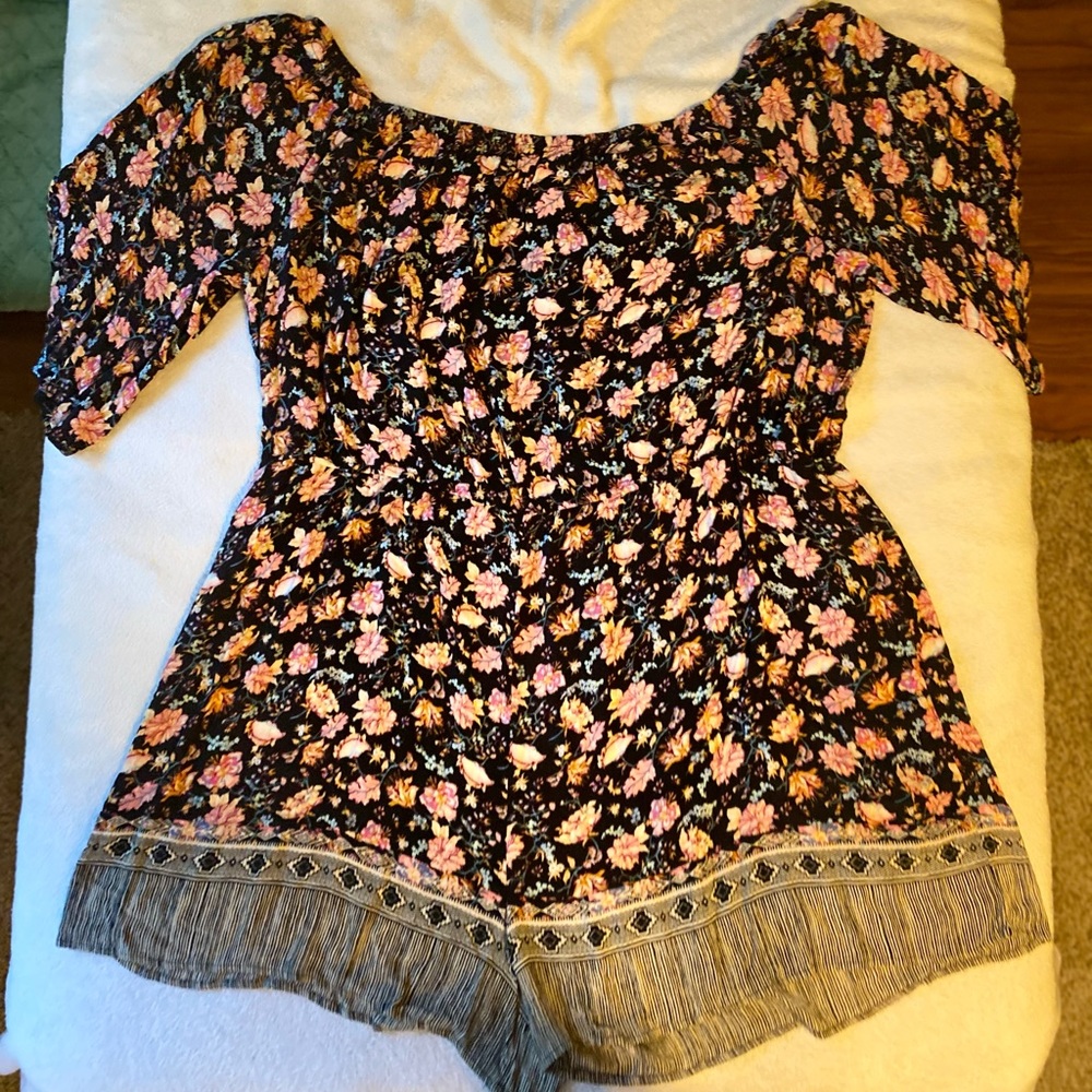 Xhilaration 4XL off the shoulder romper.